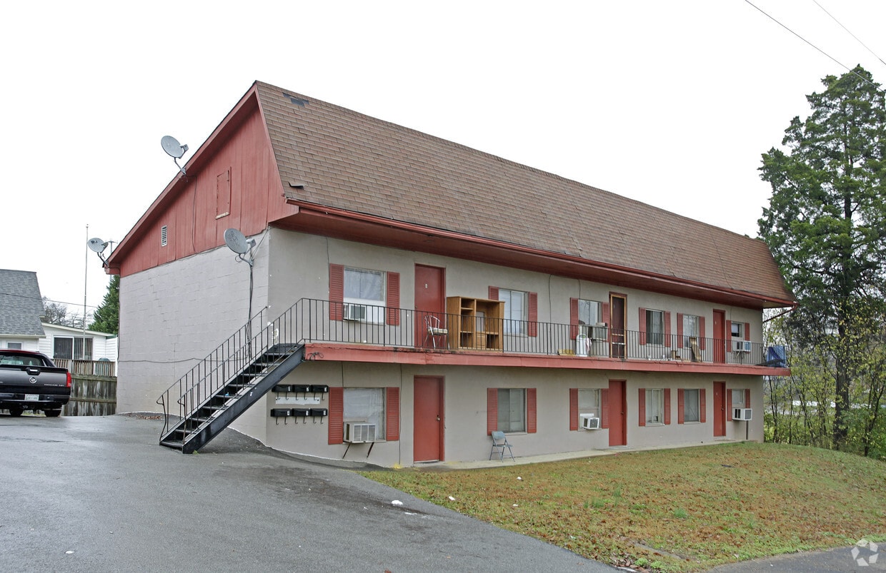 103 W Washington Ave, Clinton, TN 37716 Apartments in Clinton, TN