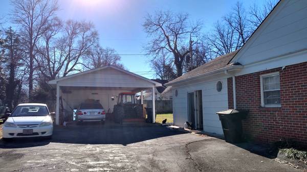 Foto del edificio - 804 E Bell St