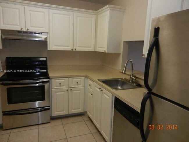 Foto del edificio - 721 N Pine Island Rd