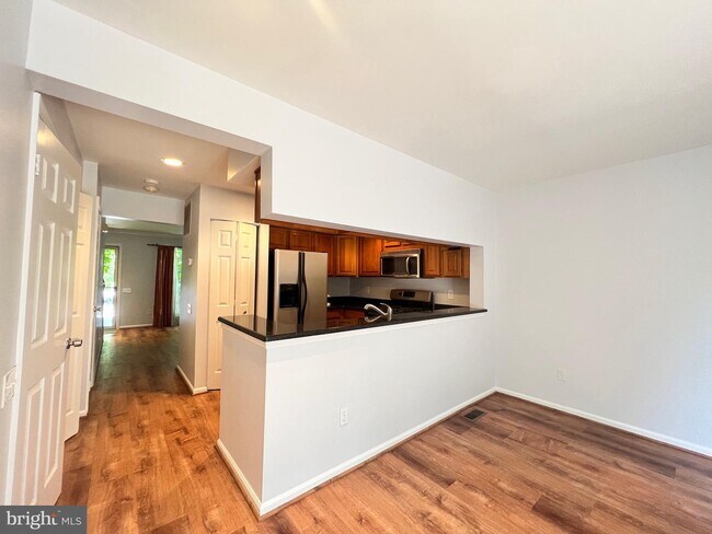 Building Photo - 6527 Cypress Point Rd