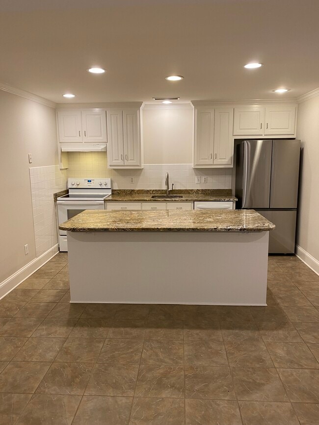 Building Photo - 125 Wild Iris Ln