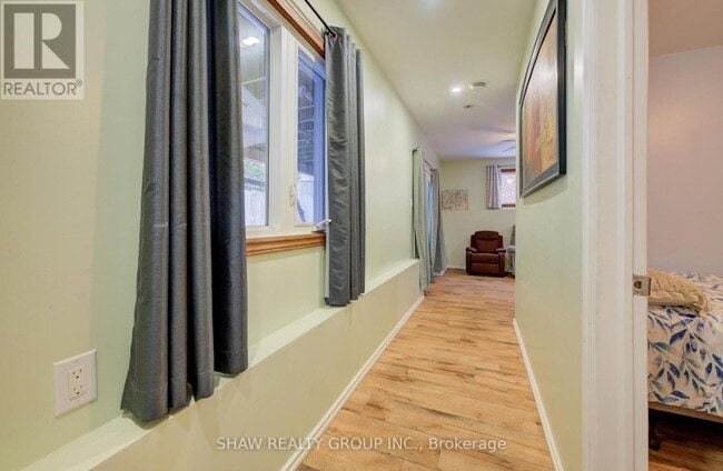 Building Photo - 4 Perin Pl