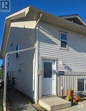 Building Photo - 9018 92 Ave