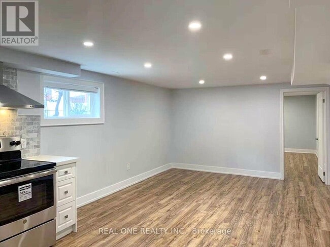Building Photo - 4098 Dunmow Crescent