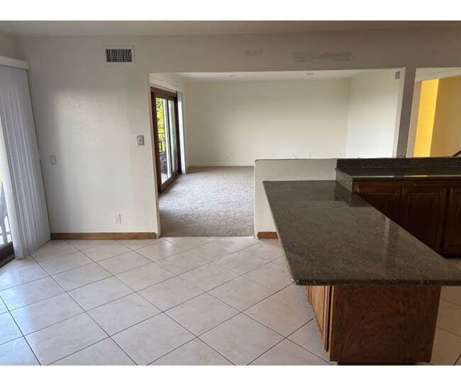 Building Photo - 11393 La Vereda Dr