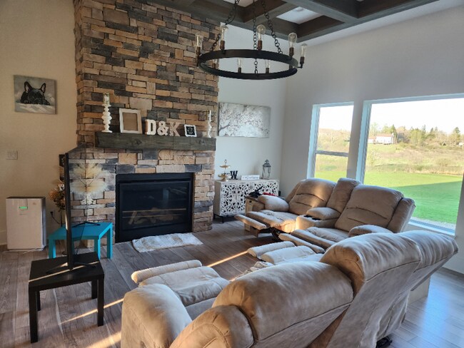 Building Photo - 11735 Jensen Ct