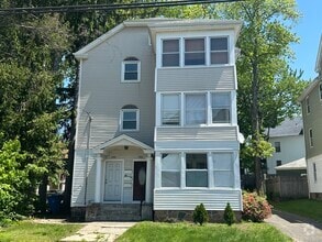 Building Photo - 240 Linwood St