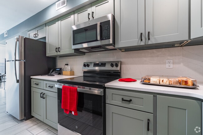 2BR, 2BA - Kitchen - Apartments @ 41