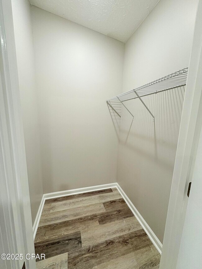 Foto del edificio - 814 E 25th St