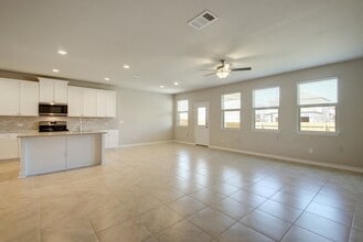 Building Photo - 1409 Eagle Ray St