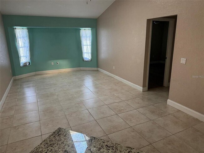 Foto del edificio - 23289 Nancy Ave