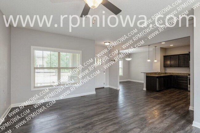 Foto del edificio - LARGE PRAIRIE TRAIL HOME!! 4 Bedroom, 3.5 ...