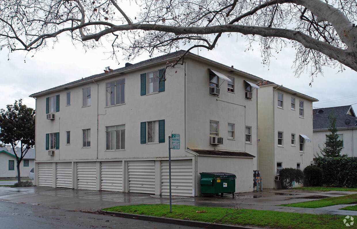Building Photo - 2100 27th St