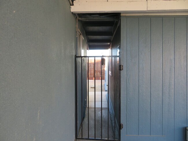 Foto del edificio - 9031 Lorraine Rd