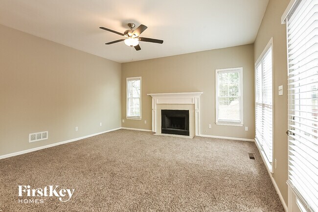 Foto del edificio - 3326 Poplar Ridge Dr