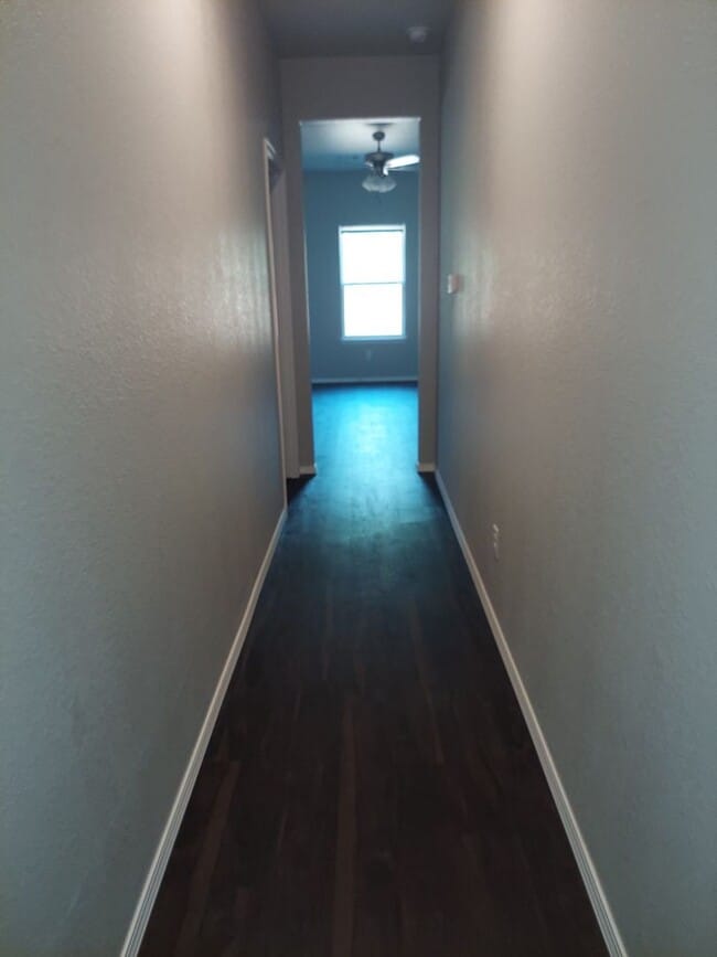 Building Photo - Beautiful 2 Bedroom/2.5 Bathroom Townhome ...