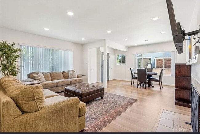 Foto del edificio - SFR-BIG, BRIGHT, BEAUTIFUL HOME