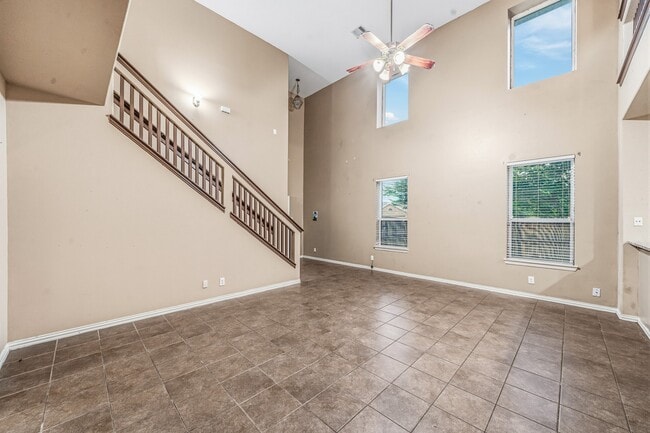 Foto del edificio - 2403 Summers Glen Ct