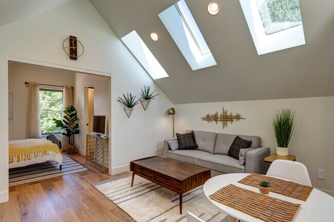 Foto del edificio - 1072 Vine St