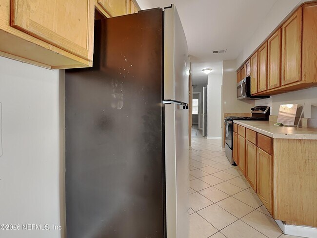 Building Photo - 10927 Regency Dr