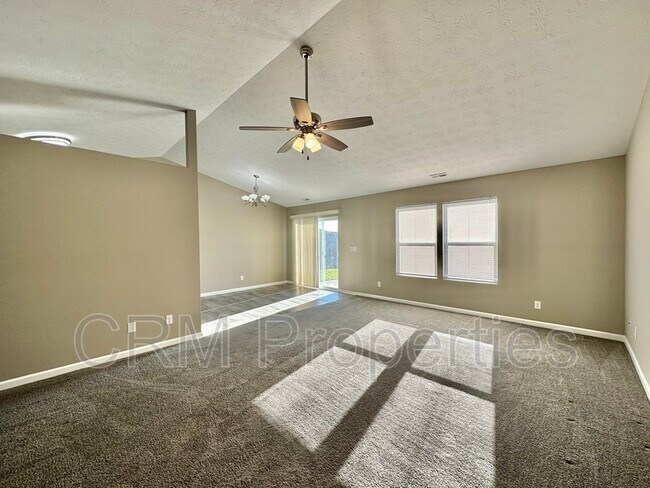 Building Photo - 417 Ariel Dr