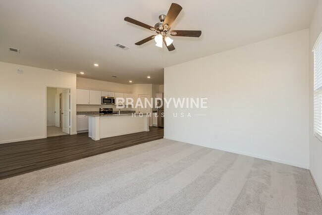 Building Photo - 8348 Sniptoe Dr