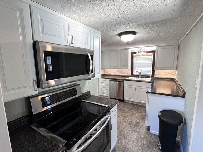 Foto del edificio - Beautifully Remodeled Home Near Terry Park