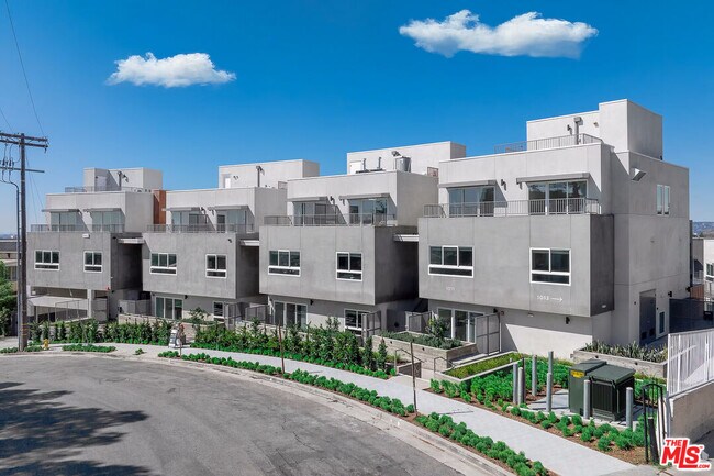 Foto del edificio - 1011 Everett St