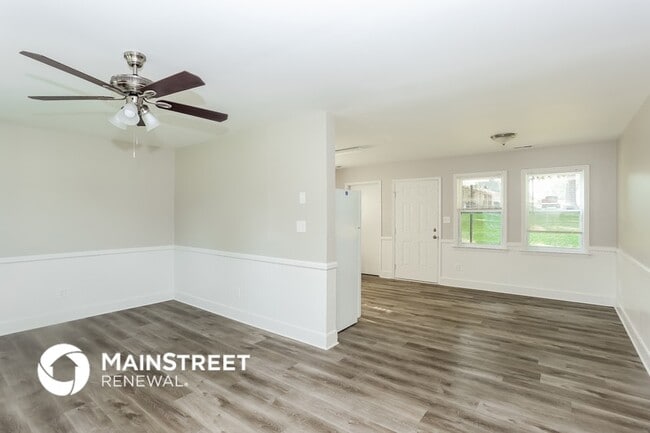 Foto del edificio - 9008 Gladden Ct