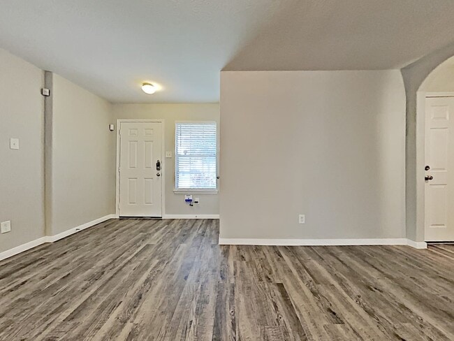 Building Photo - 18739 N Lyford Dr