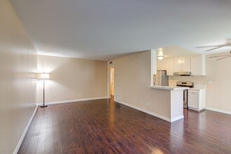 Building Photo - 4558 Willis Ave