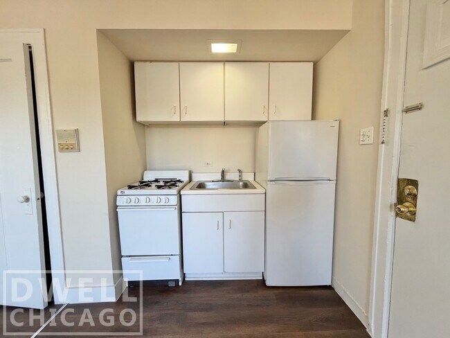 Foto del edificio - 6900 N Lakewood Ave