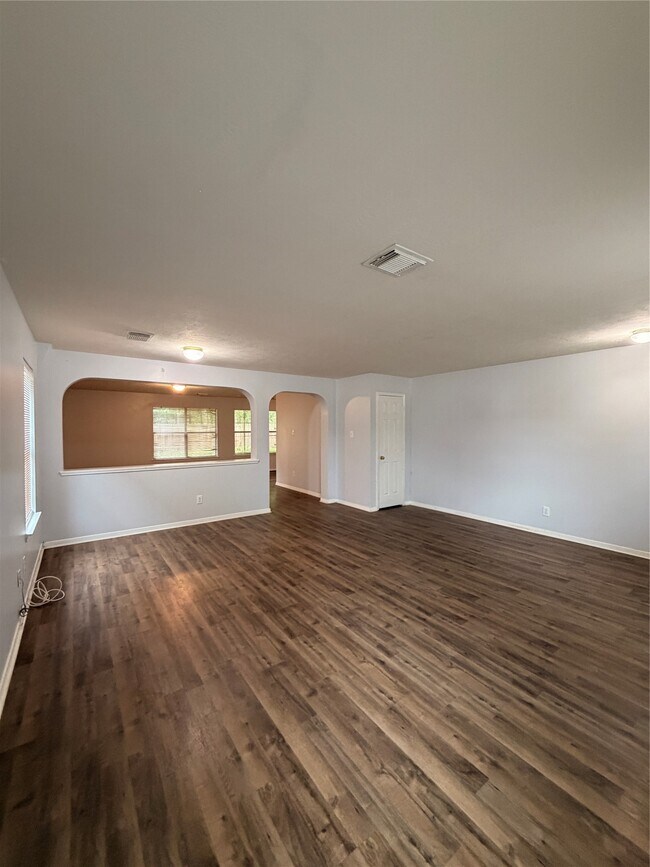 Foto del edificio - 919 Ivycroft Ln