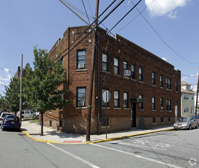 Building Photo - 1 Edison Pl