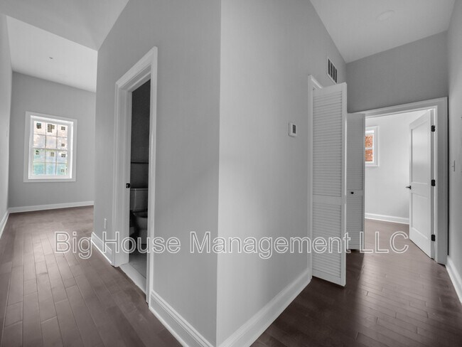 Foto del edificio - 707 Druid Park Lake Dr