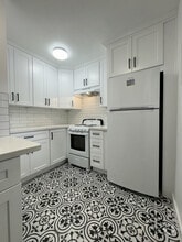 Trojan Spaces Renovated Kitchen - 1286 W Adams Blvd