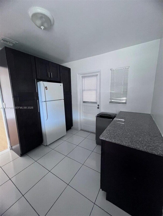 Foto del edificio - 2430 SW 81st Ave