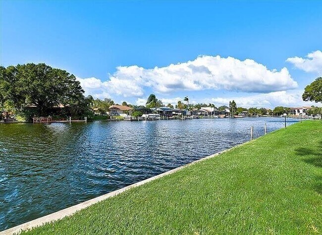 Foto del edificio - 6326 Grand Bahama Cir