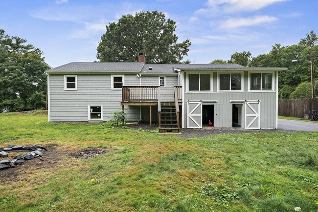 Building Photo - 334 N Main St