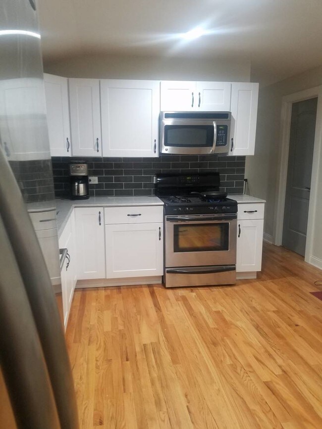 Foto del edificio - 4039 N Oakley Ave