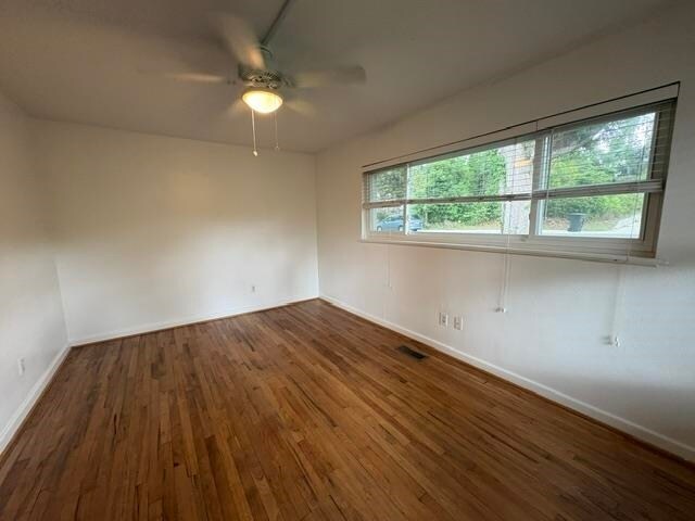 Foto del edificio - 334 E Palmer Ave