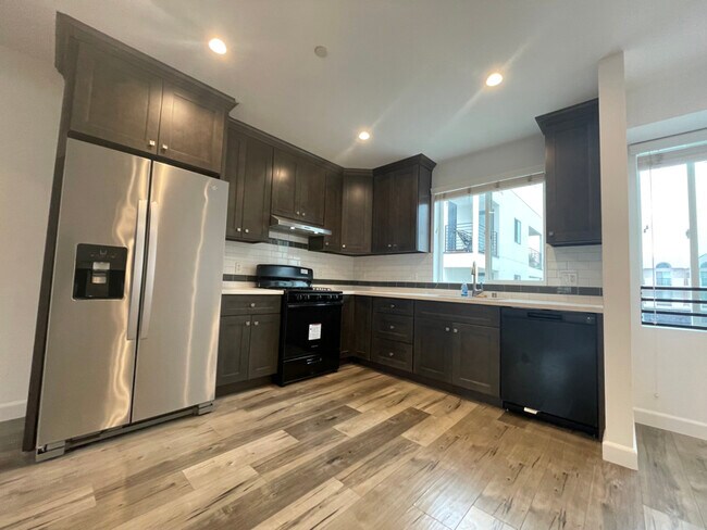 Foto del edificio - 14211 Gilmore St