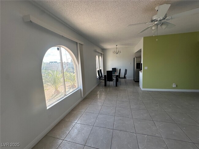 Foto del edificio - 1364 Pattee Cir