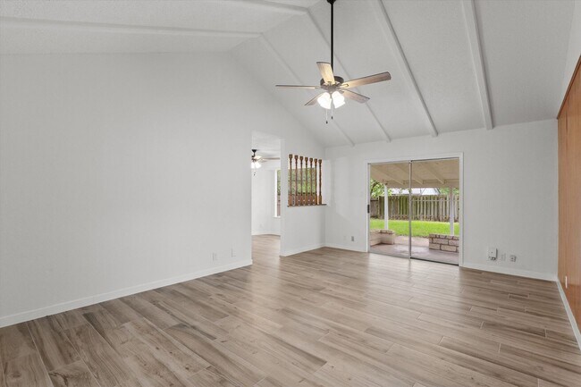 Building Photo - 703 Huntingdon Pl