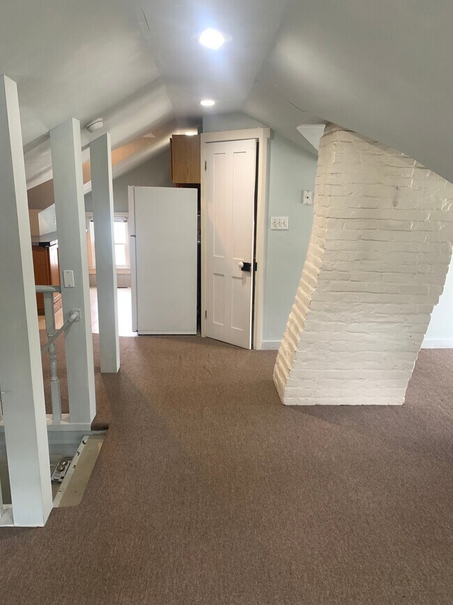 Foto del edificio - 30 W Main St