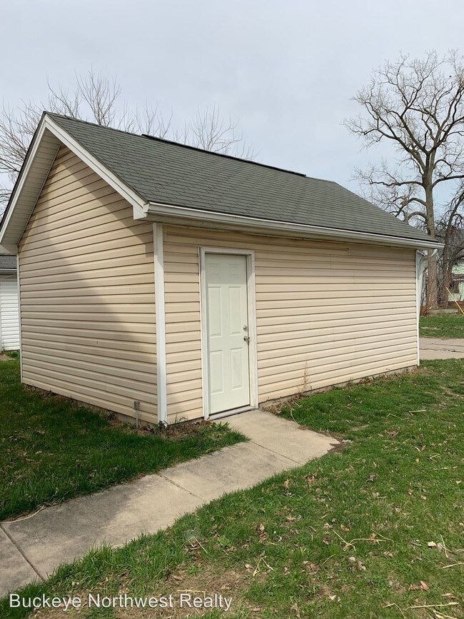 Building Photo - 3 br, 1.5 bath House - 2240 Kent St