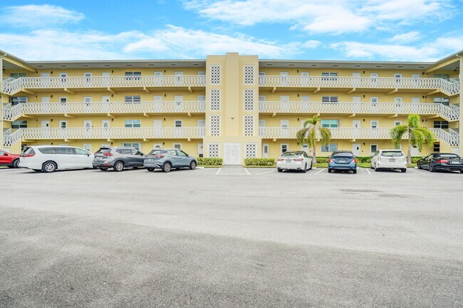 Building Photo - 230 N Federal Hwy