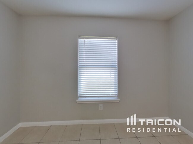 Foto del edificio - 1003 Marigold Rd