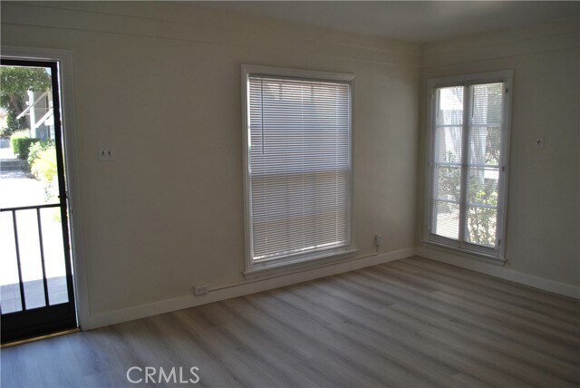 Foto del edificio - 590 W Sierra Madre Blvd
