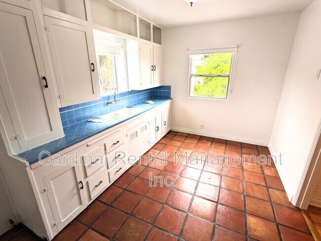Foto del edificio - 4803 Toland Way